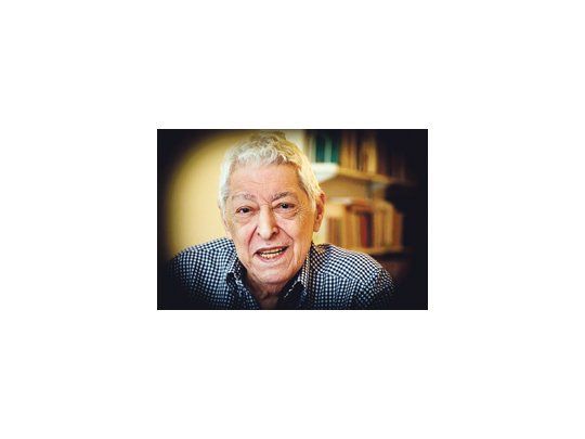 Multipremiado (el último galardón fue el Premio de Honor de Argentores por el conjunto de su obra poética, teatral, televisiva y cinematográfica), Mario Trejo se caracterizó por su espíritu innovador y polémico.