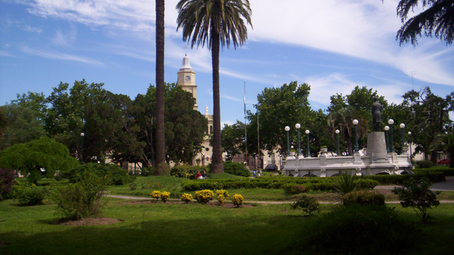 Plaza principal de San Antonio de Areco.
