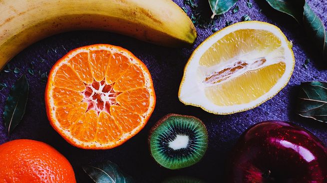 Hay una fruta que ayuda a combatir la inflamación de colon.