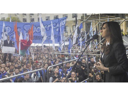 El último mensaje de Cristina desde un escenario, ocurrió el 13 de abril de 2016 en las puertas de los Tribunales de Retiro, luego de presentarse ante el juez Claudio Bonadio.