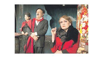 Partiendo de un relato bíblico, realzado con algunos rasgos eróticos de la «Salomé» de Wilde, Kartún creó un texto rico en alusiones políticas y literarias en la línea «El niño argentino».