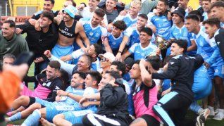 El León del Imperio jugará en Primera y uno de sus protagonistas tiene una historia de vida muy particular. El León del Imperio jugará en Primera y uno de sus protagonistas tiene una historia de vida muy particular.