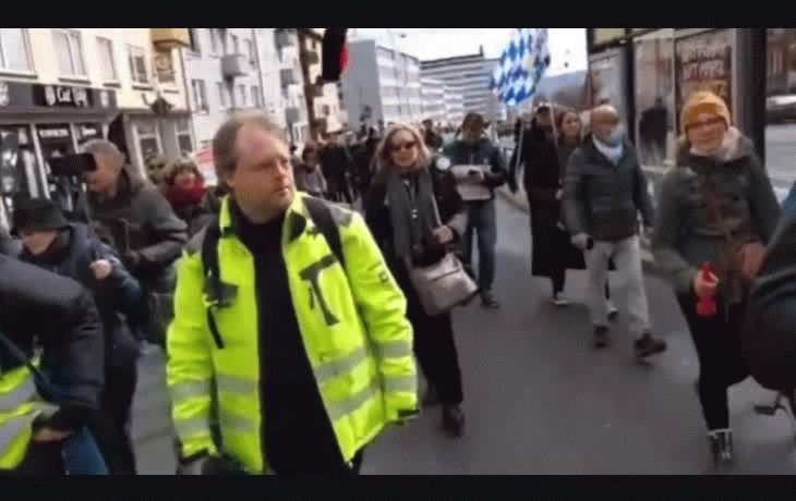 Según los organizadores, la protesta en Kassel convocó a 6.000 personas.
