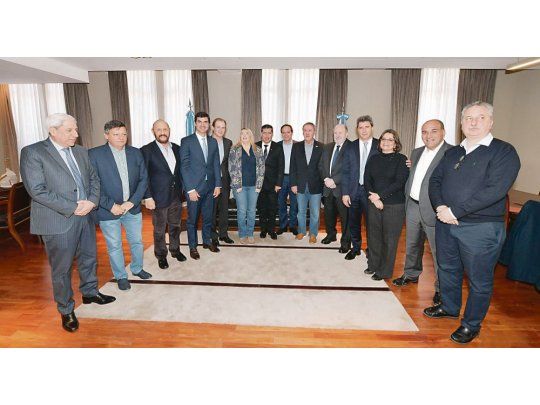 ESTRATEGIA. Con una cadena de cumbres, los gobernadores peronistas y sus ministros amasan los planteos que elevarán a Macri.