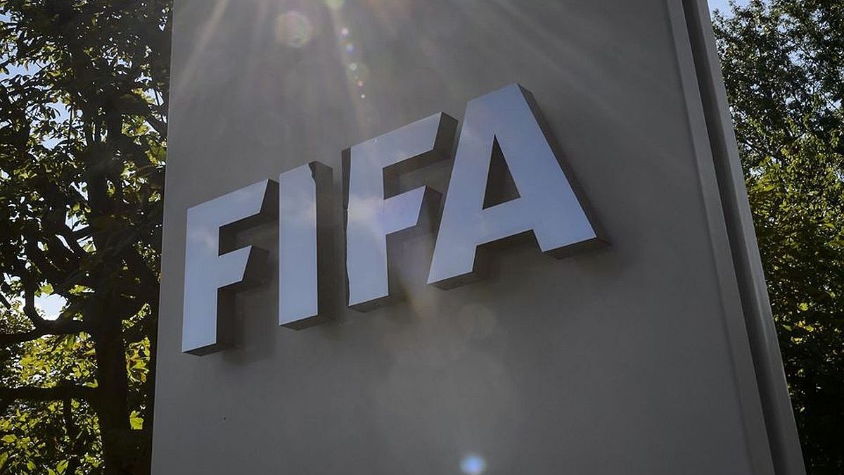 FIFA announced transfer expenses: $ 500 million in intermediaries