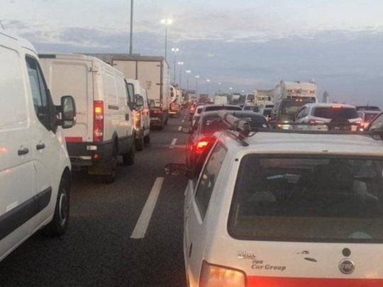 Así se encontraba el tránsito en la Autopista Buenos Aires - La Plata esta mañana.