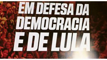 ámbito.com | CAMPAÑA. Tras el duro revés judicial que sufrió en Porto Alegre, Luiz Inácio Lula da Silva trató ayer de equiparar la proclama de su inocencia con la lucha por los valores democráticos.