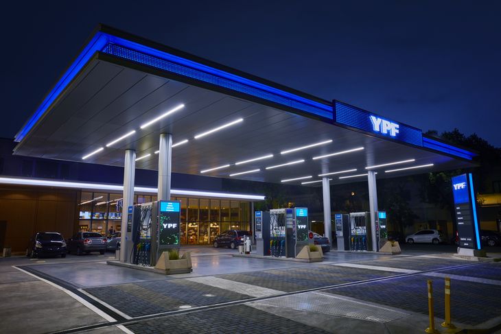 YPF aumenta las naftas 9,5% desde este lunes en todo el país