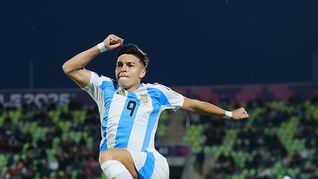 El delantero argentino Alejo Sarco, uno de los goleadores de la noche.