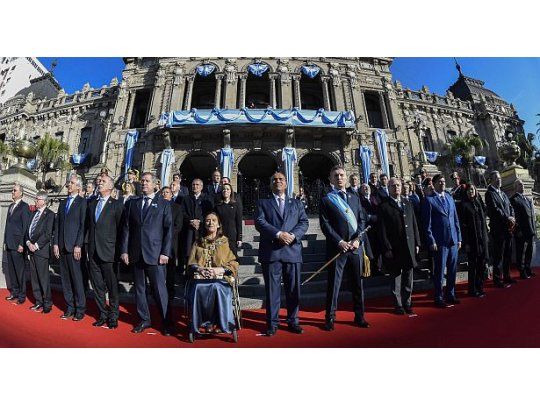 Los mandatarios provinciales presentes en la celebración en Tucumán.