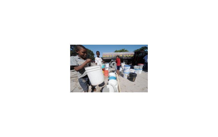 Avanza epidemia de cólera en Haití y temen que se extienda por el Caribe