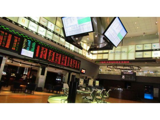 El Bovespa y el real se depreciaron un 1,6%