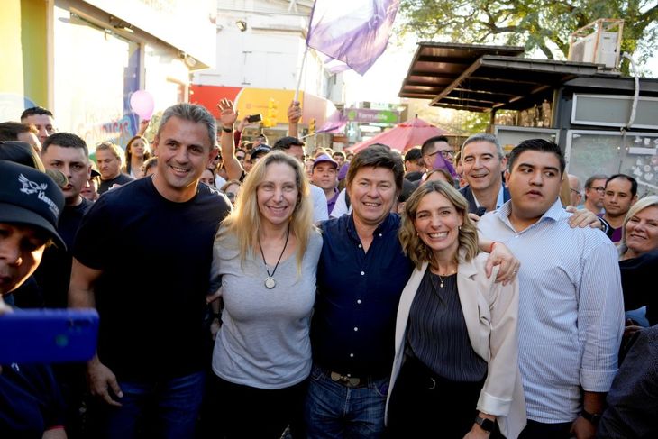 La fórmula de La Libertad Avanza en Corrientes, junto a Martín Menem y Karina Milei.