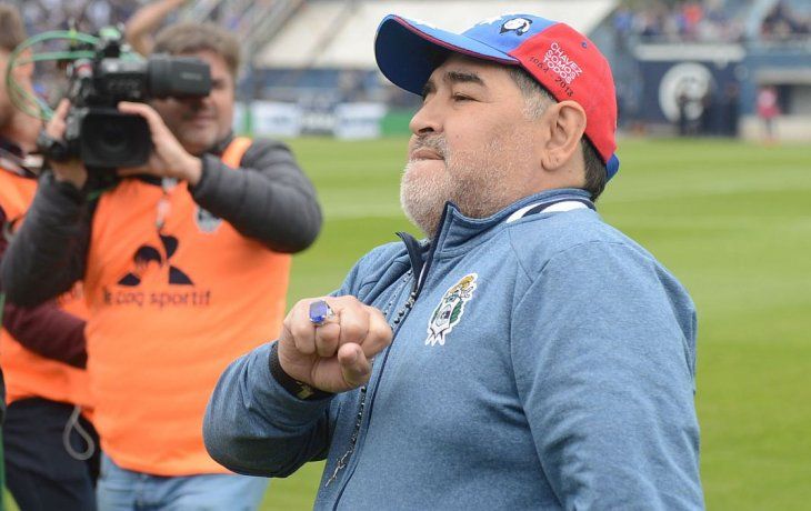 Diego Maradona, DT de Gimnasia.