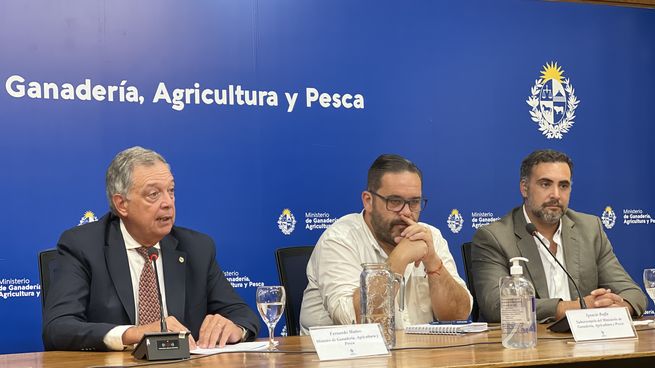 El ministro de Ganadería, Agricultura y Pesca, Fernando Mattos, en el anuncio del Plan de Contingencia Alimentaria.
