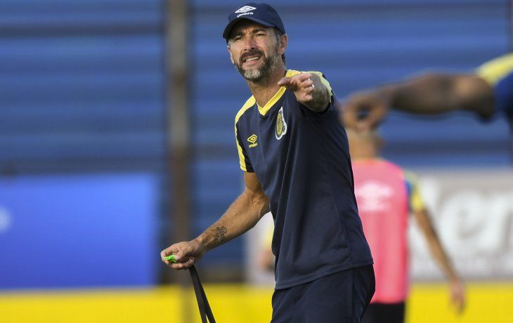 Cristian González dirigió 68 partidos a Rosario Central.