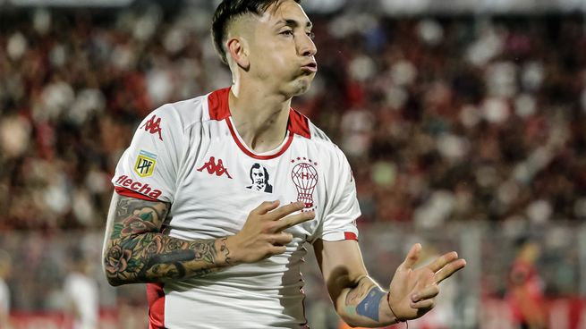 Huracán ganó un duelo crucial en Rosario y es líder de la Liga Profesional.