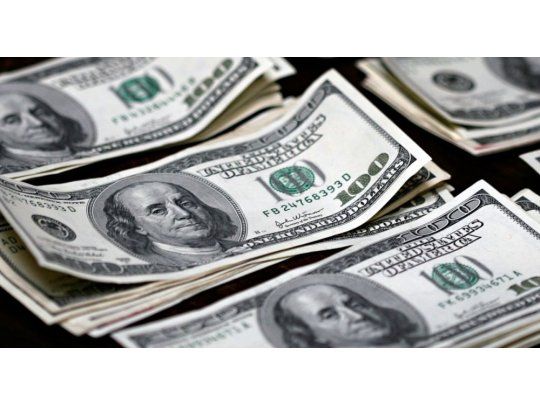 Dólar cayó 3 centavos a $ 15,24 (mayorista perforó los $ 15)