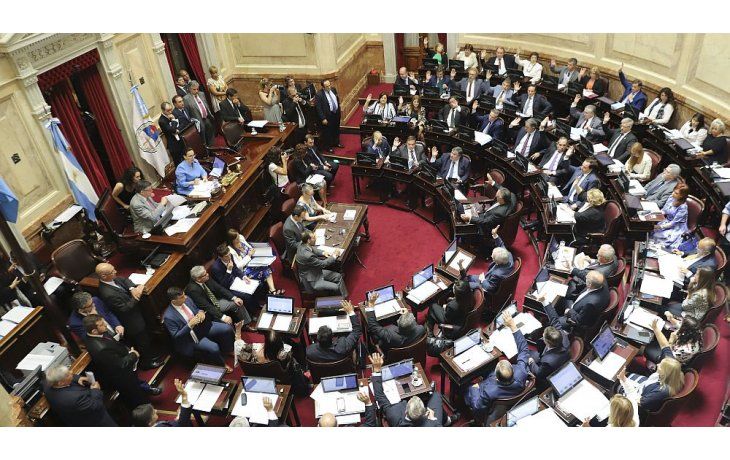 ámbito.com | “Estado VIP”: suspensiones en Senado por pluriempleos no informados durante años