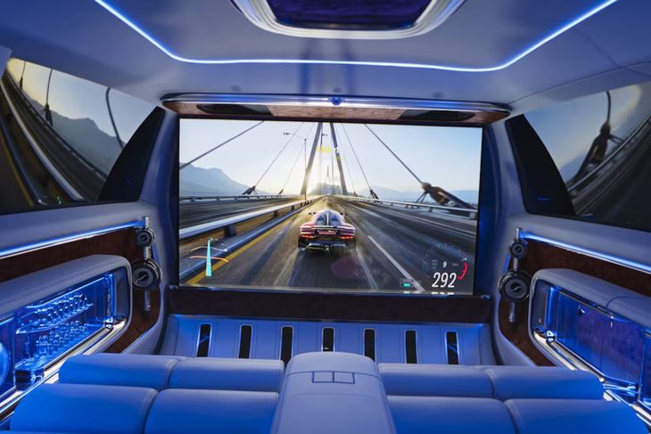 El rasgo más impactante del Mercedes-Benz Vision V es su sistema multimedia. Un panel de vidrio que separa la cabina del conductor puede transformarse en una pantalla de 65 pulgadas con resolución 4K. El rasgo más impactante del Mercedes-Benz Vision V es su sistema multimedia. Un panel de vidrio que separa la cabina del conductor puede transformarse en una pantalla de 65 pulgadas con resolución 4K.