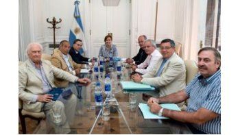 Michetti se reunió con jefes de bloque para avanzar con revisión de contratos