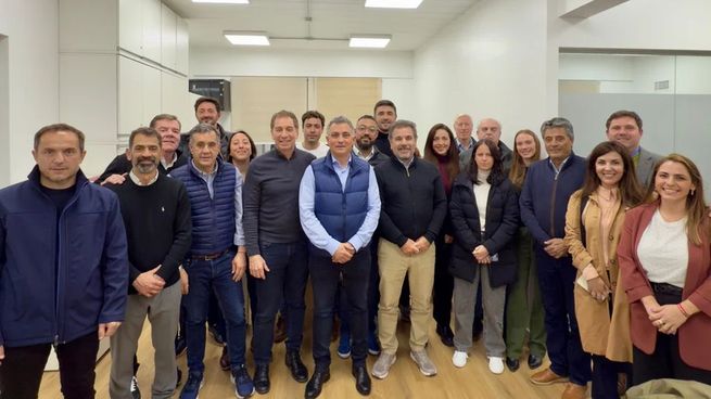 Tras el cierre de listas, el Gobierno empezó a armar la estrategia de campaña con la mesa chica de LLA y diputados del PRO - Image 1
