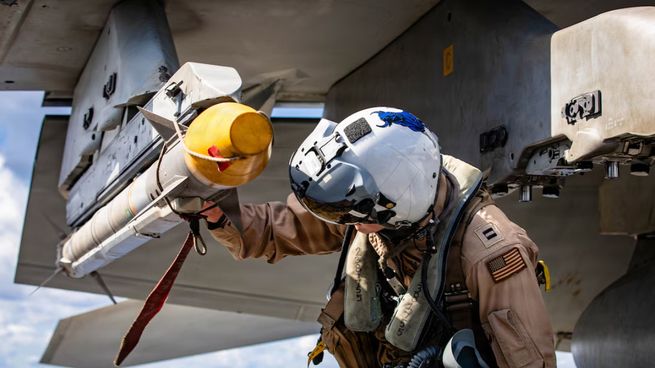 La operación naval de Estados Unidos apunta a restringir el acceso marítimo a Irán.