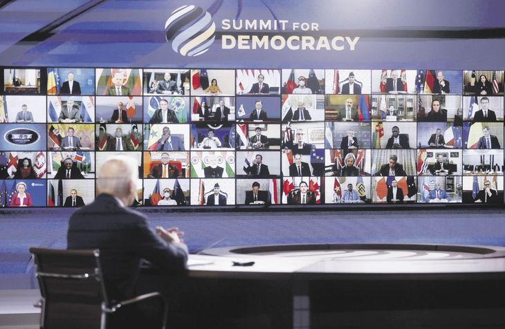 VIRTUAL. Joe Biden ayer, al presidir la apertura de la Cumbre por la Democracia, ante un centenar de jefes de Estado y de Gobierno.