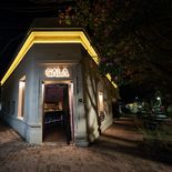 Una cala del Mediterráneo en San Isidro: el bar que rompe con lo convencional. Una cala del Mediterráneo en San Isidro: el bar que rompe con lo convencional.