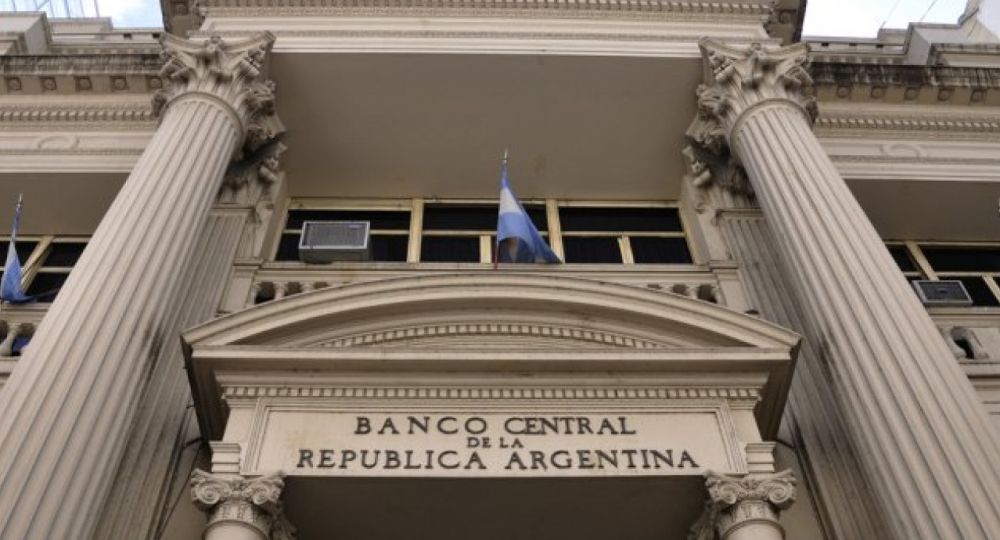 El BCRA bajó las tasas y se espera un reacomodamiento en los dólares financieros