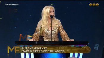susana gimenez se quedo con el martin fierro de brillante