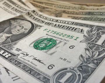 El dólar aceleró baja y quedó a un paso de los $ 44 (en siete jornadas se hundió más de $ 2)
