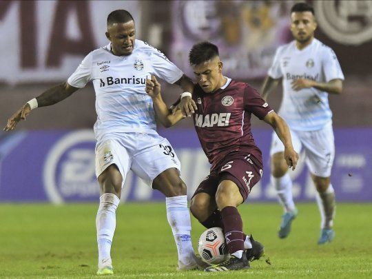 Gremio fue demasiado para Lanús y lo derrotó en la Copa Sudamericana.