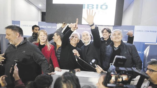 festejo. Horacio R. Larreta, Gerardo Morales y entre otros Martín Lousteau, el domingo en San Luis.
