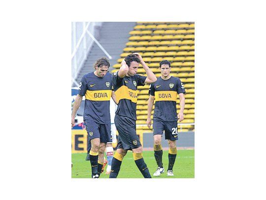 Pablo Ledesma, uno de los cuestionados en Boca, sufre una hernia inguinal y deberá pasar por el quirófano.