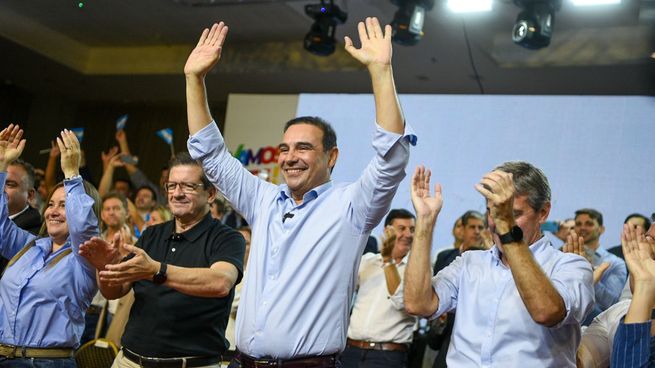Gustavo Valdés relanzó su frente político en Corrientes.