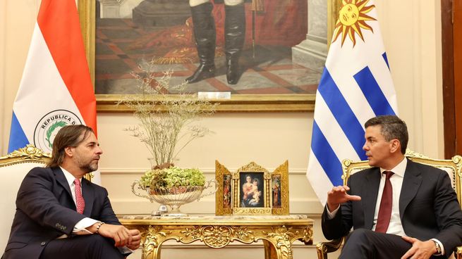 El presidente de Paraguay, Santiago Peña, se mostró en contra de la postura de flexibilización que impulsa Luis Lacalle Pou.