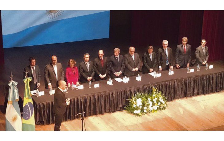 ámbito.com | Avance. El bloque de gobernadores defendió el vínculo comercial con Brasil en una cumbre en Corrientes.