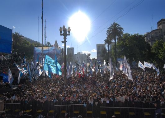 Una multitud se dió cita en la Plaza de Mayo