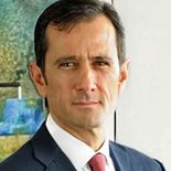nacio en monterrey, estudio en stanford y se convirtio en uno de los empresarios destacados de las telecomunicaciones mexicanas. nacio en monterrey, estudio en stanford y se convirtio en uno de los empresarios destacados de las telecomunicaciones mexicanas.