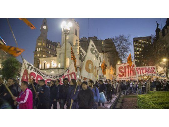 La Izquierda marchó contra el tarifazo