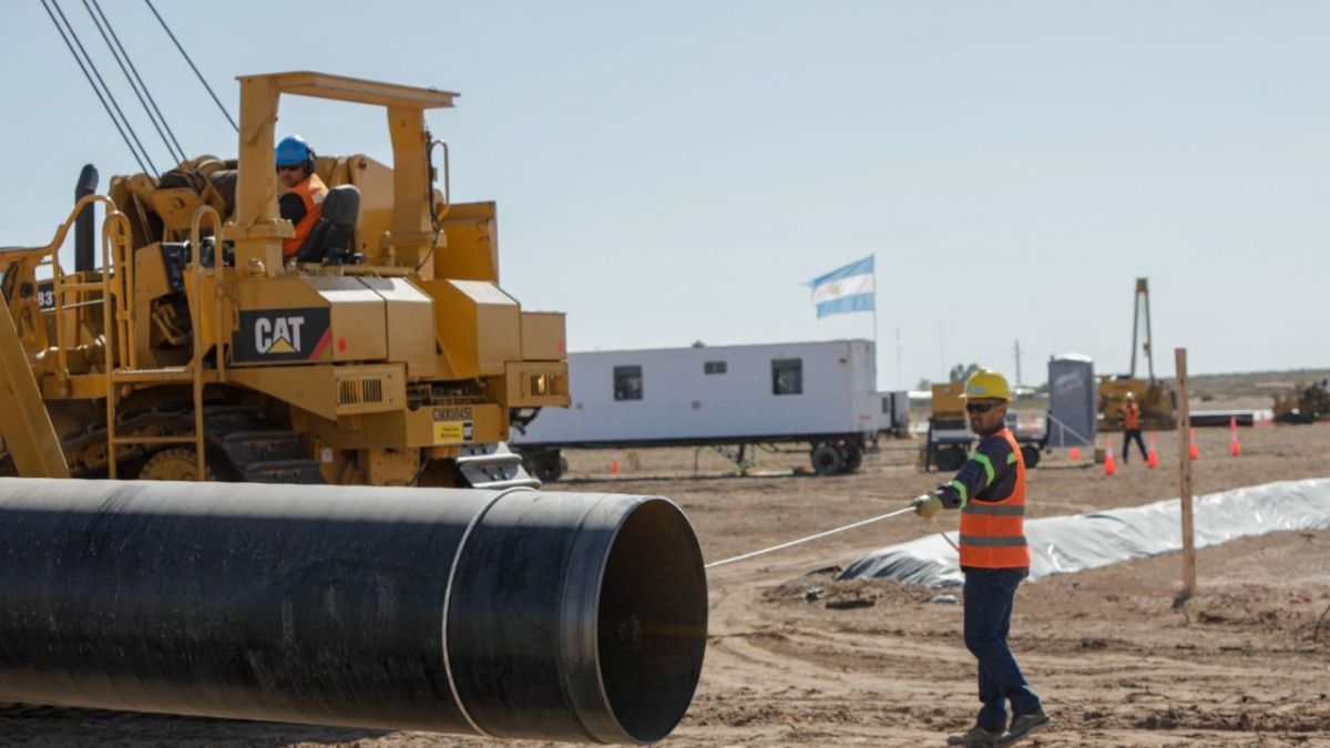 The construction of the Néstor Kirchner gas pipeline generates almost 50,000 jobs