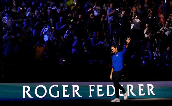 La gran ovación que recibió Federer en la cancha donde jugó su último partido