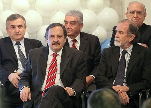 Alfonsín y Fraga se lanzaron con promesas: bajar la inflación y austeridad en el gasto público  (foto 2)