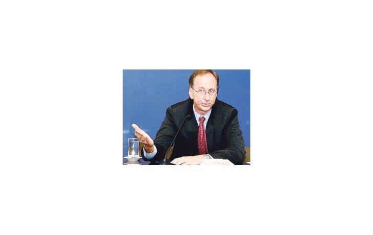 ámbito.com | Desde hoy, hay un nuevo enviado del FMI que fiscaliza cuentas argentinas. Se trata de Robert Rennhack, director asistente para el Hemisferio Occidental. Controlará el sistema financiero, en teoría sólido. En 2010 había elaborado un paper secreto y lapidar
