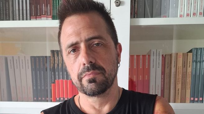 Kike Ferrari, autor de la fantasía borgeana Si estás leyendo esto.