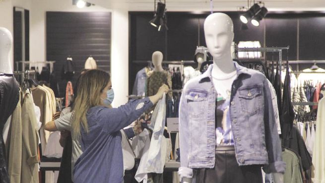 Crecimiento. Muchos agasajaron a sus madres y este año se hicieron más compras que en el 2020, año golpeado por la pandemia. Los comerciantes celebraron los resultados logrados en esta fecha.