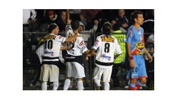 El conjunto de Floresta respira más tranquilo con la victoria ante Arsenal.