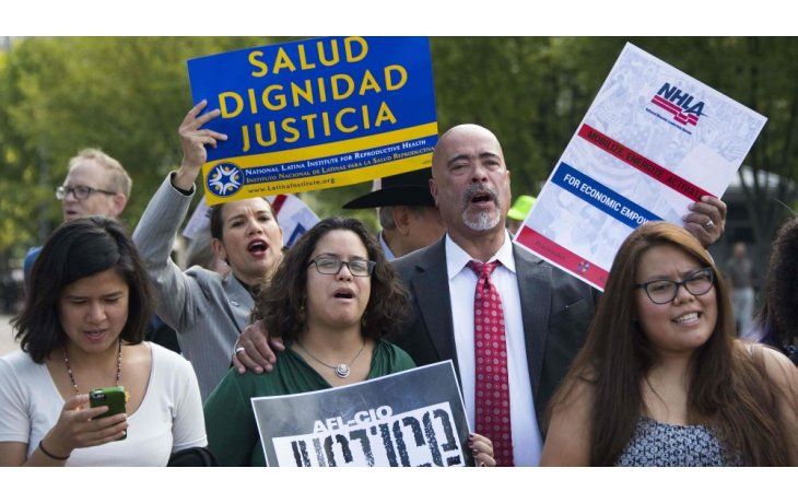 Según sondeos, el voto latino es más jóven y demócrata.