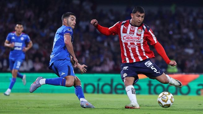 Cruz Azul y Chivas se enfrentan este sábado 21 de febrero por la Jornada 7 del Clausura 2026. Los boletos están a la venta y vienen con aumento.